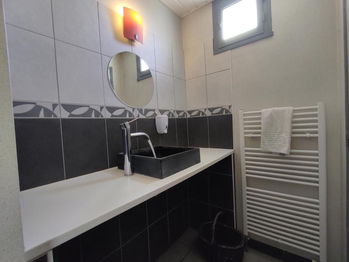 Aux Trois Rois Hotel Pont-Sur-Yonne ภายนอก รูปภาพ