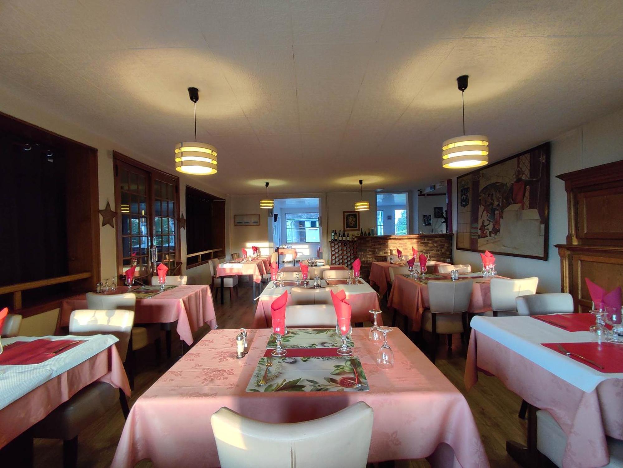Aux Trois Rois Hotel Pont-Sur-Yonne ภายนอก รูปภาพ