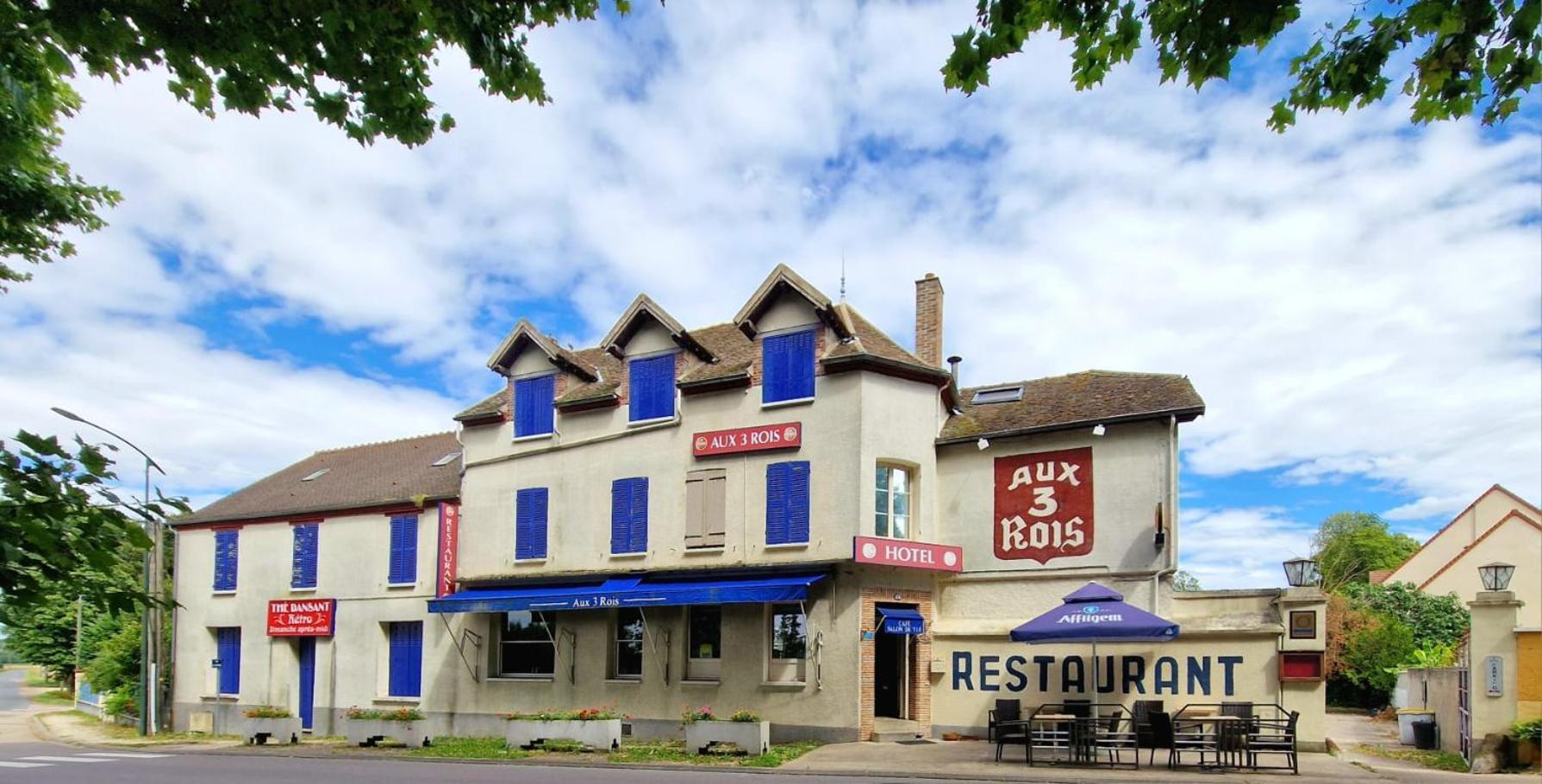 Aux Trois Rois Hotel Pont-Sur-Yonne ภายนอก รูปภาพ