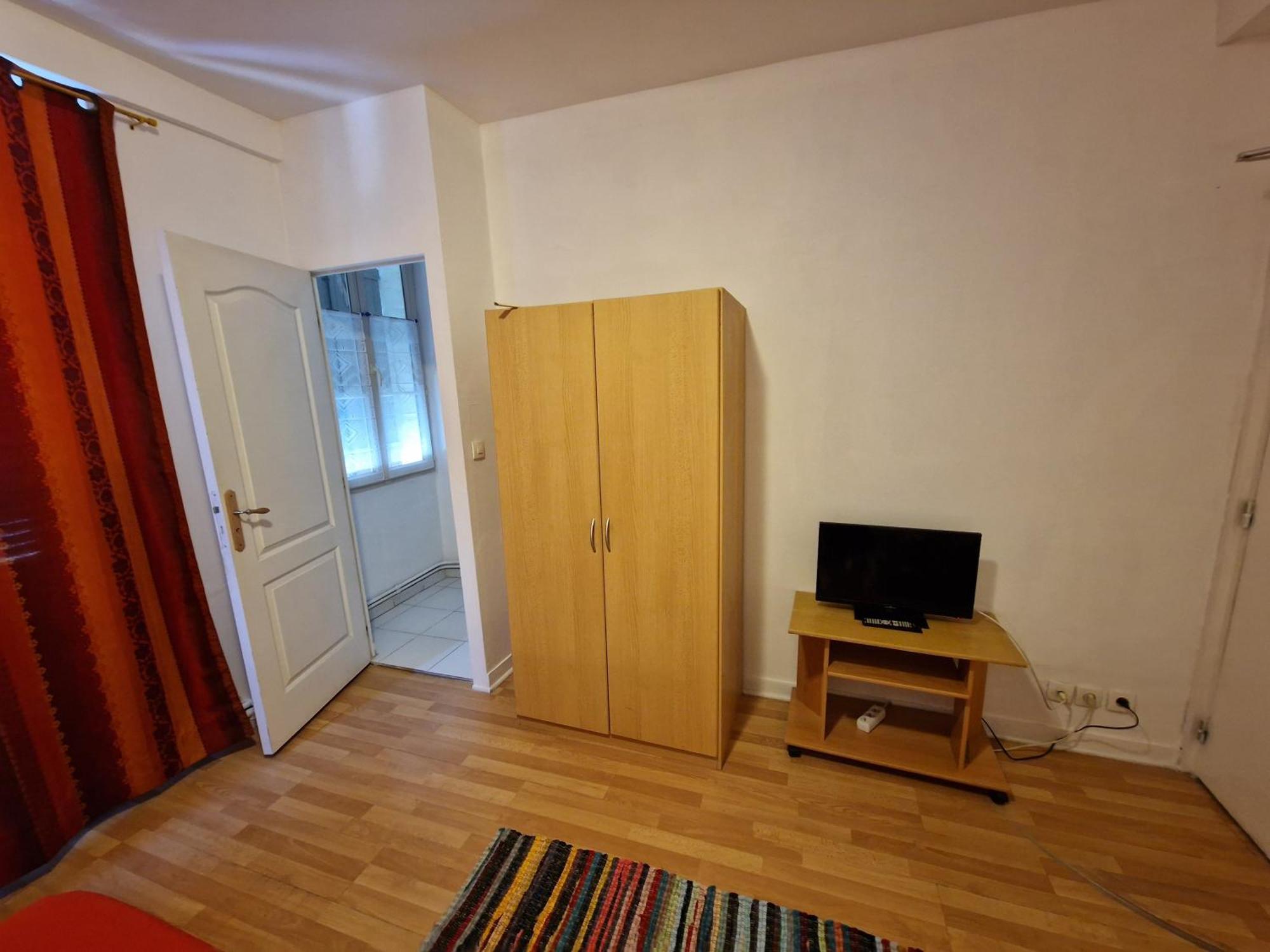 Aux Trois Rois Hotel Pont-Sur-Yonne ภายนอก รูปภาพ