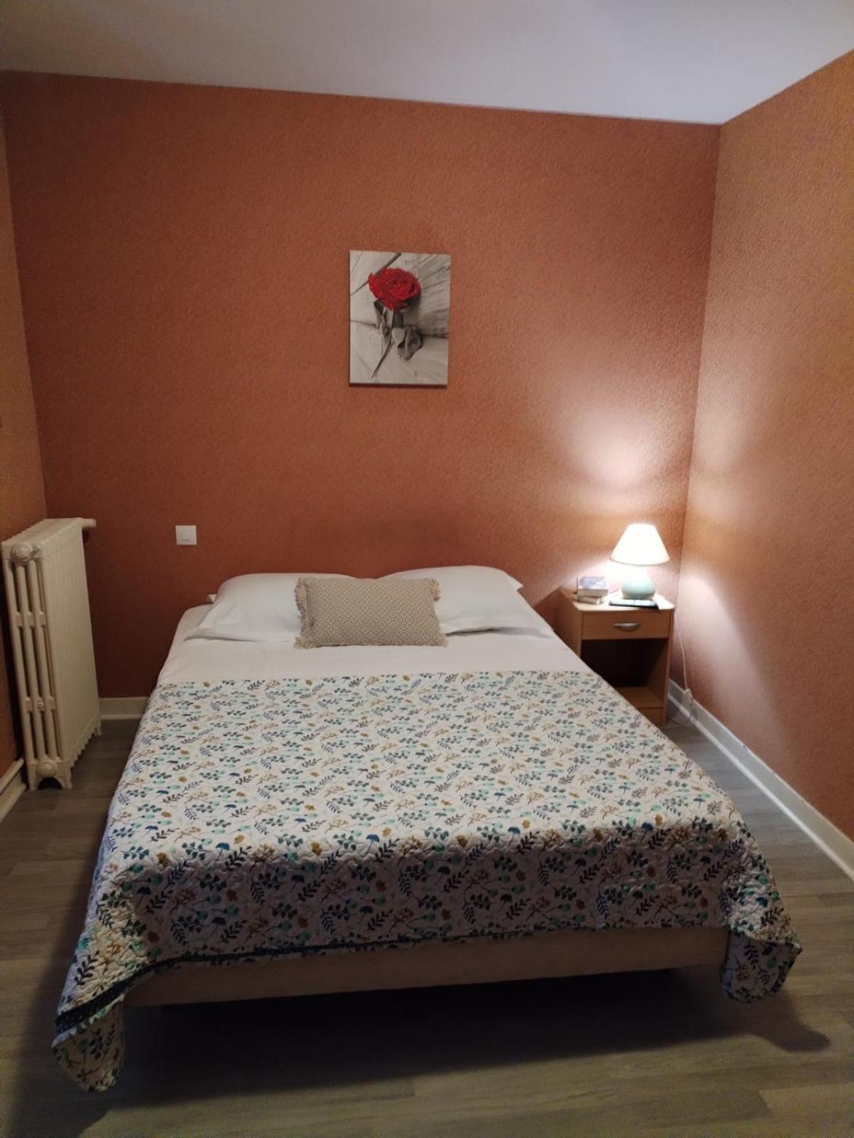 Aux Trois Rois Hotel Pont-Sur-Yonne ภายนอก รูปภาพ