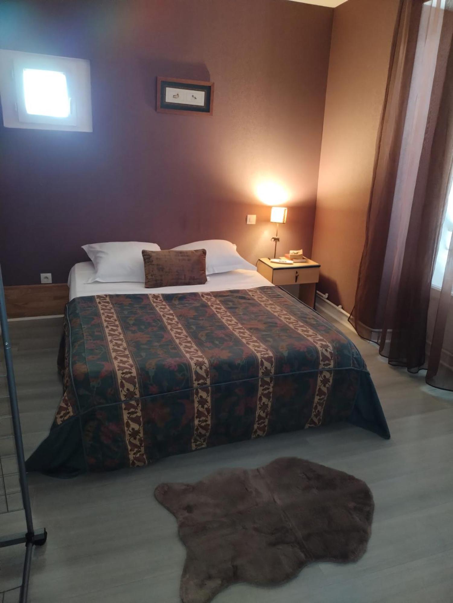 Aux Trois Rois Hotel Pont-Sur-Yonne ภายนอก รูปภาพ