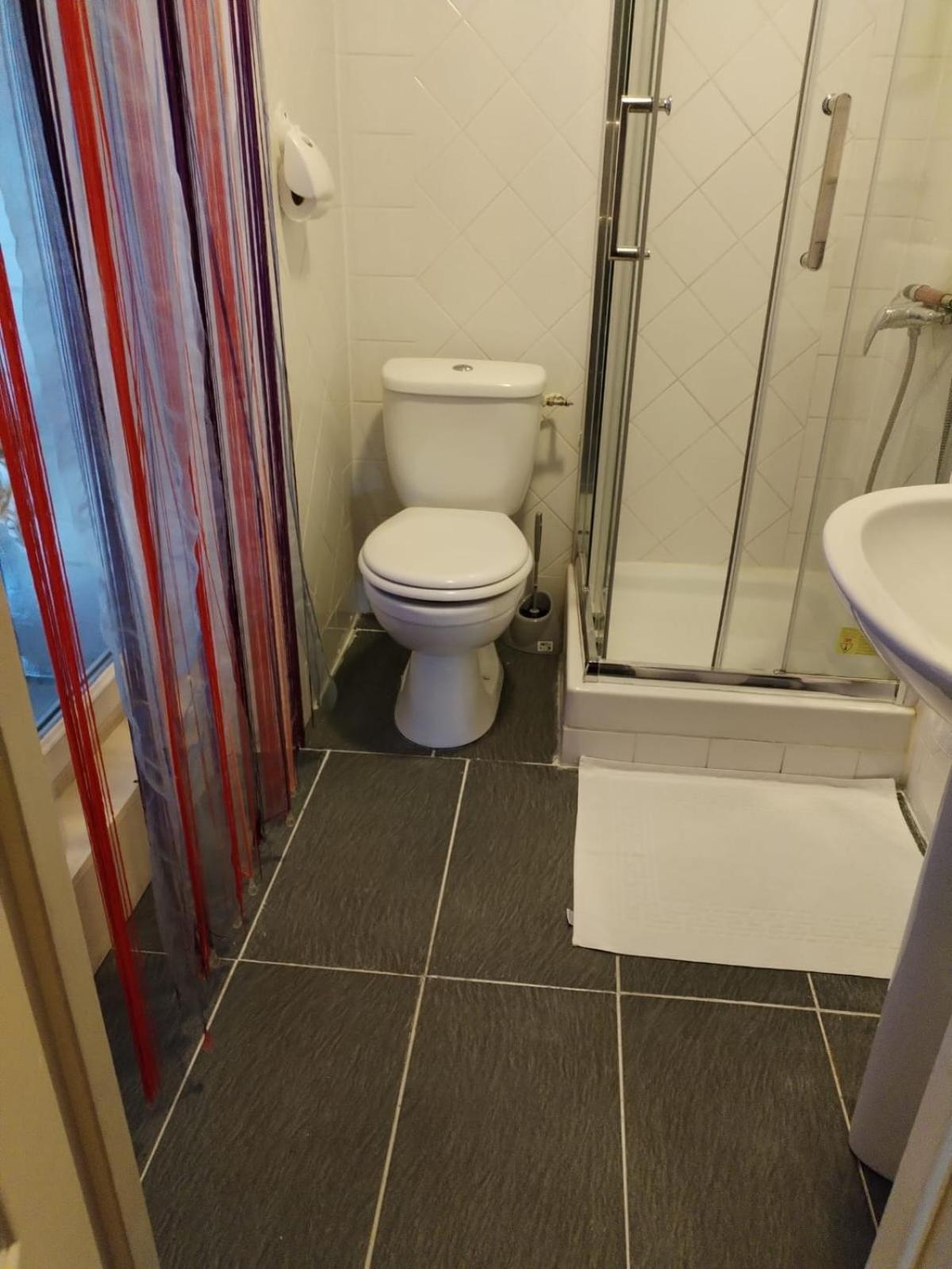Aux Trois Rois Hotel Pont-Sur-Yonne ภายนอก รูปภาพ