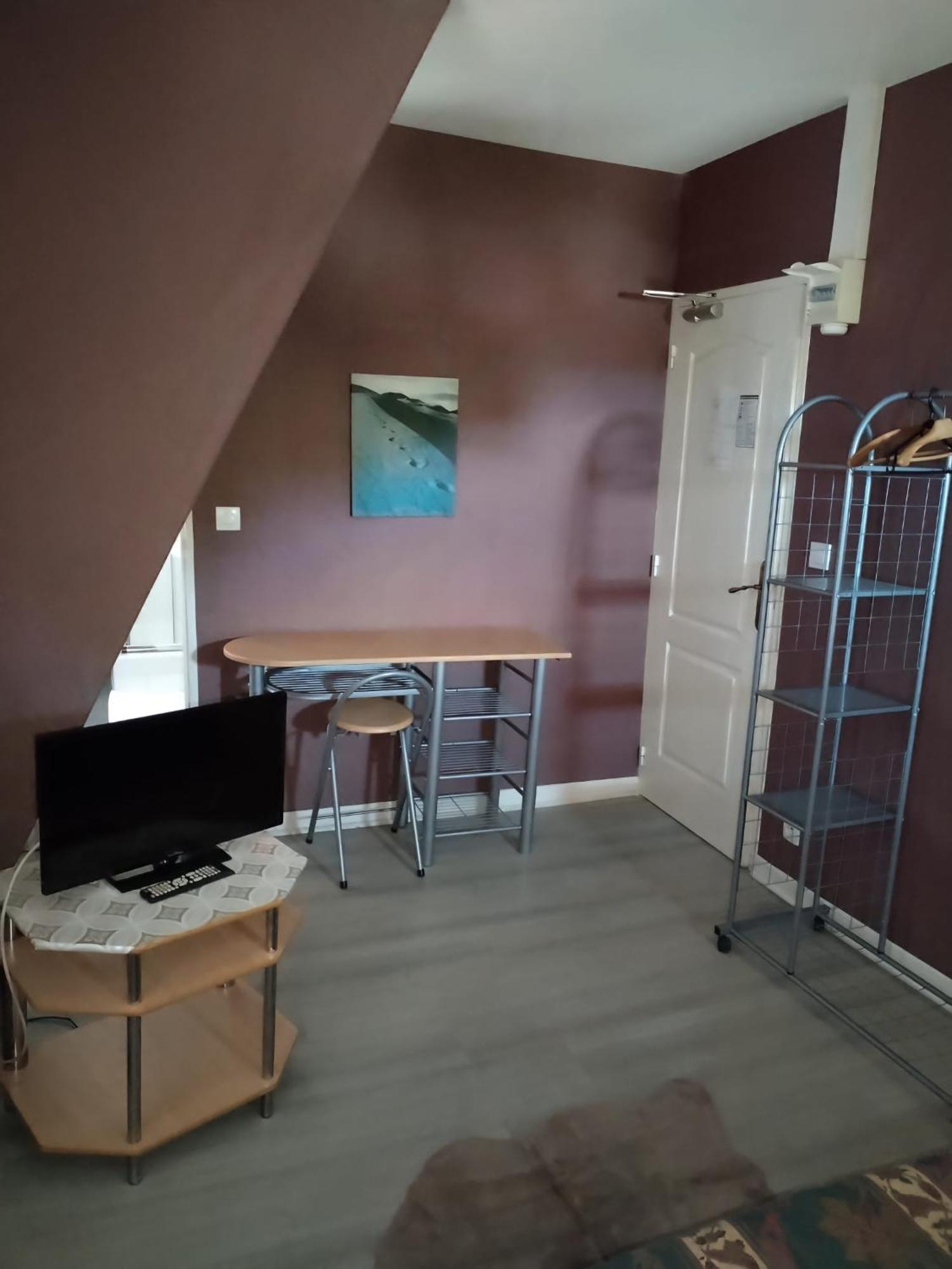 Aux Trois Rois Hotel Pont-Sur-Yonne ภายนอก รูปภาพ