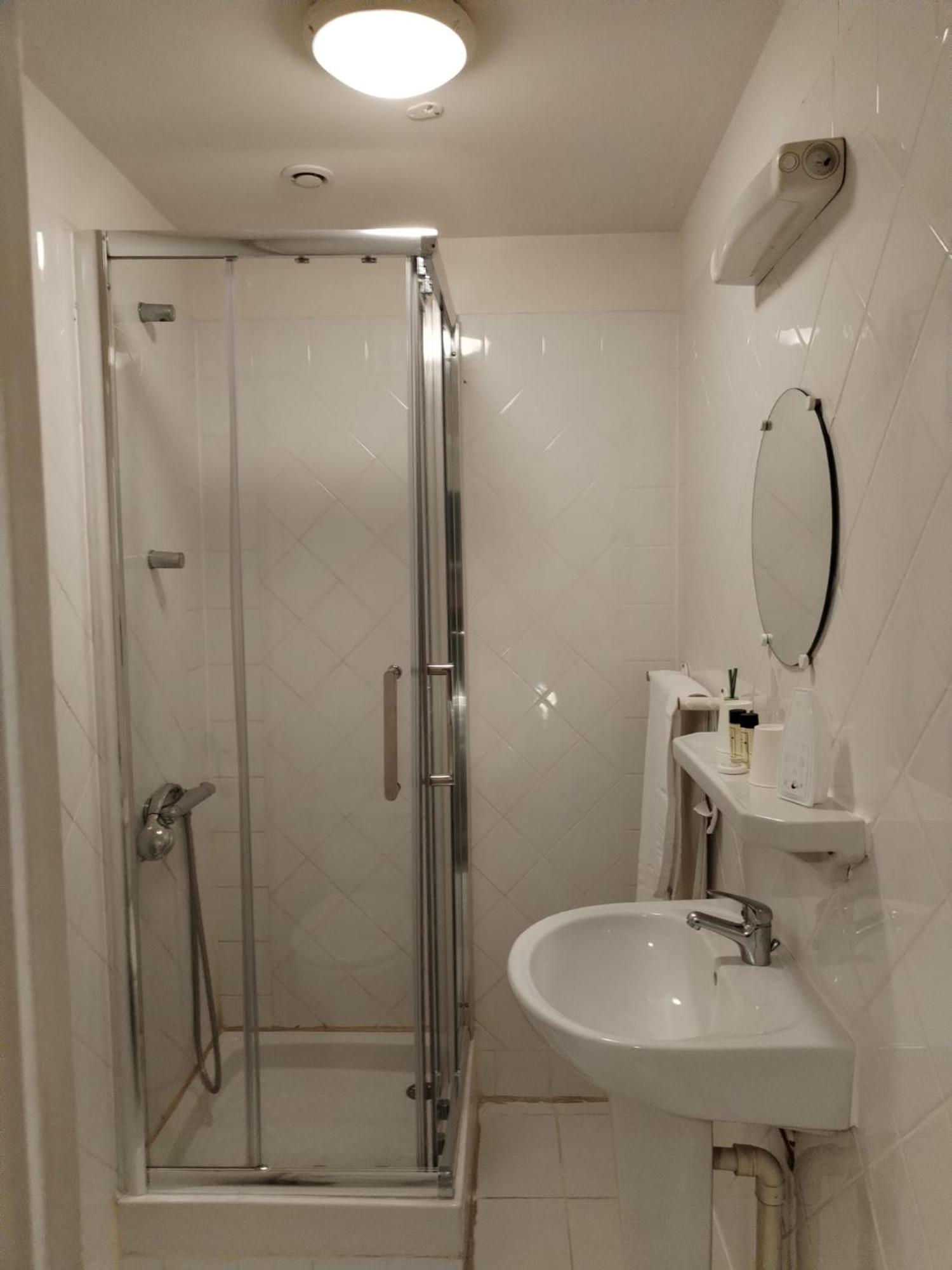 Aux Trois Rois Hotel Pont-Sur-Yonne ภายนอก รูปภาพ
