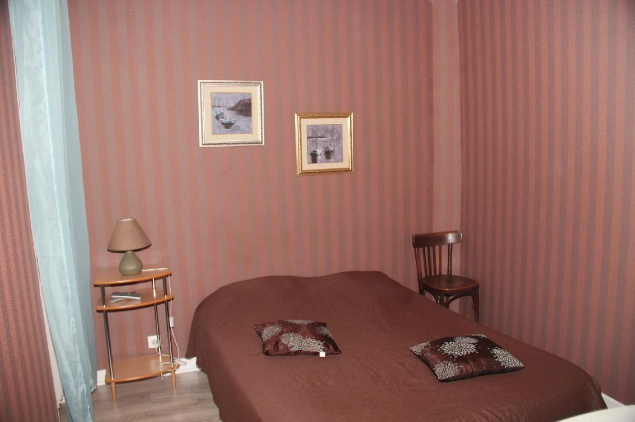 Aux Trois Rois Hotel Pont-Sur-Yonne ภายนอก รูปภาพ