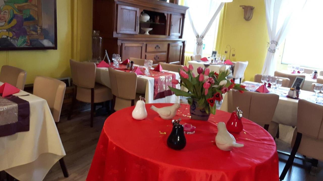 Aux Trois Rois Hotel Pont-Sur-Yonne ภายนอก รูปภาพ
